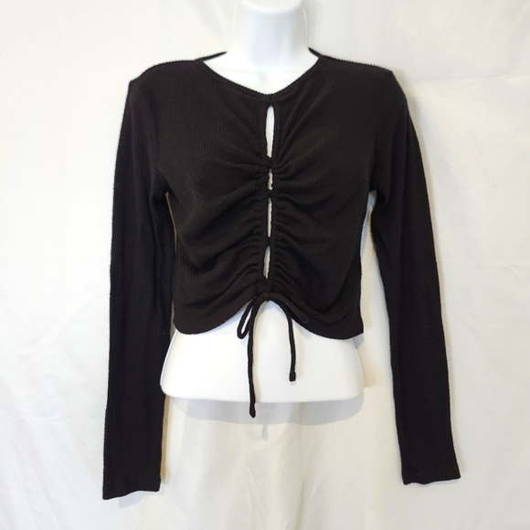 wild fable Tops - Black Split Front Ribbed Crop Top Womens Small Grunge Going‎ Out Indie Sleeze